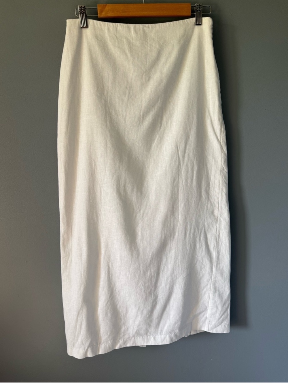 Elegant White Maxi Skirt - Clean Minimal Silhouette